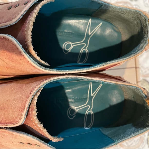 Pskaufman Ladies Boot, Size 9
Sidewalk Laceless Oxford - Picture 4 of 5